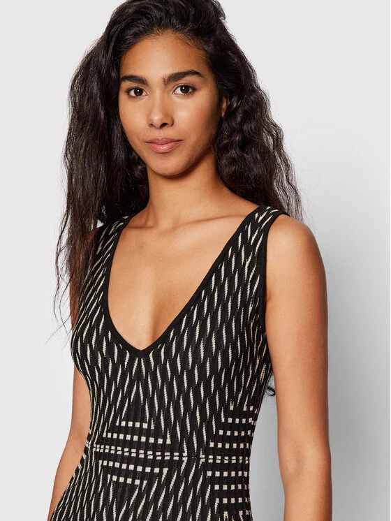 Desigual Γυναίκες Πλεκτά Φορέματα Φόρεμα υφασμάτινο Samantha 22SWVF08 Μαύρο Regular Fit 6 Desigual Γυναίκες Πλεκτά Φορέματα Φόρεμα υφασμάτινο Samantha 22SWVF08 Μαύρο Regular Fit - Image 4