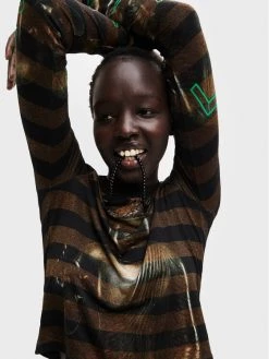 Desigual Γυναίκες Μπλουζάκια Μπλουζάκι Saphir 22WWTKAG Χρυσό Regular Fit 10 Desigual Γυναίκες Μπλουζάκια Μπλουζάκι Saphir 22WWTKAG Χρυσό Regular Fit -Εξοδος Desigual Κατάστημα unnamed file 3131