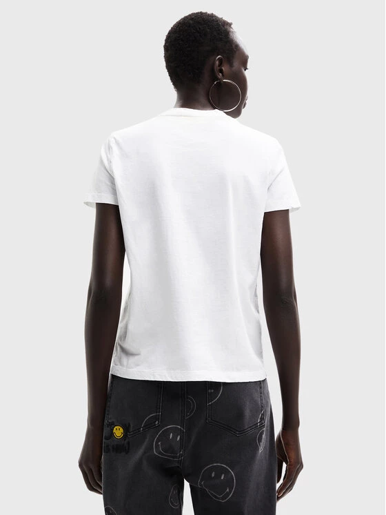 Desigual Γυναίκες T-shirts T-Shirt SMILEY Ria 22WWTKAJ Λευκό Regular Fit 5 Desigual Γυναίκες T-shirts T-Shirt SMILEY Ria 22WWTKAJ Λευκό Regular Fit - Image 3