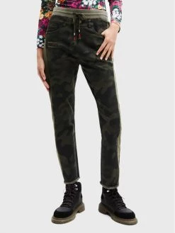 Desigual Γυναίκες Υφασμάτινα Παντελόνια Παντελόνι υφασμάτινο Camo 22WWPN13 Χακί Jogger Fit