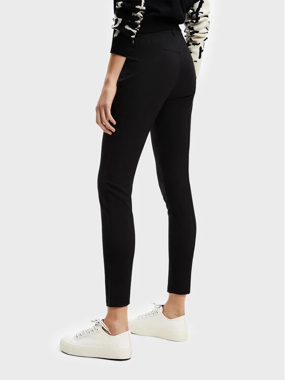 Desigual Γυναίκες Υφασμάτινα Παντελόνια Παντελόνι υφασμάτινο Coruna 22WWPW23 Μαύρο Regular Fit 5 Desigual Γυναίκες Υφασμάτινα Παντελόνια Παντελόνι υφασμάτινο Coruna 22WWPW23 Μαύρο Regular Fit - Image 3