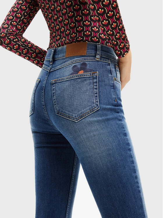 Desigual Γυναίκες Bootcut Τζιν Mia 22WWDD53 Μπλε Flare Fit 6 Desigual Γυναίκες Bootcut Τζιν Mia 22WWDD53 Μπλε Flare Fit - Image 4