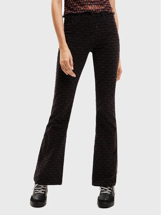 Desigual Γυναίκες Υφασμάτινα Παντελόνια Παντελόνι υφασμάτινο Tears 22WWPN08 Μαύρο Flare Fit 3 Desigual Γυναίκες Υφασμάτινα Παντελόνια Παντελόνι υφασμάτινο Tears 22WWPN08 Μαύρο Flare Fit