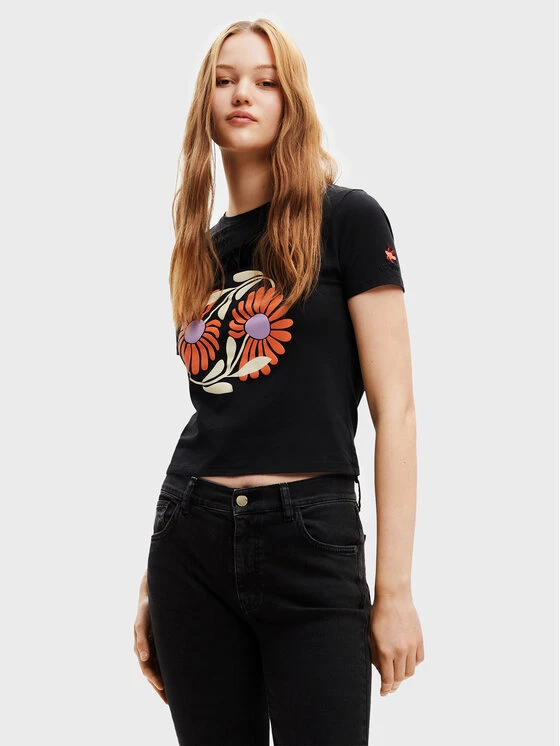 Desigual Γυναίκες T-shirts T-Shirt Elda 22WWTK41 Μαύρο Regular Fit 3 Desigual Γυναίκες T-shirts T-Shirt Elda 22WWTK41 Μαύρο Regular Fit
