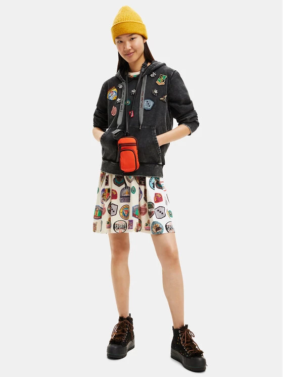 Desigual Γυναίκες Μπλούζες Μπλούζα Stamps 22WWSK56 Μαύρο Regular Fit 4 Desigual Γυναίκες Μπλούζες Μπλούζα Stamps 22WWSK56 Μαύρο Regular Fit - Image 2