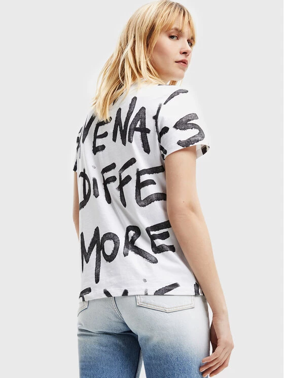 Desigual Γυναίκες T-shirts T-Shirt Enya 22WWTK21 Λευκό Regular Fit 5 Desigual Γυναίκες T-shirts T-Shirt Enya 22WWTK21 Λευκό Regular Fit - Image 3